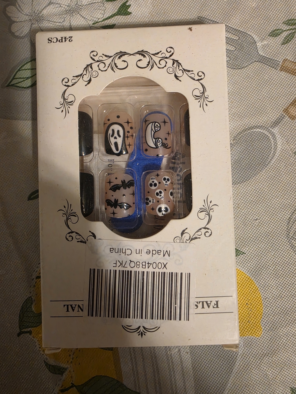 Halloween Skull & Ghost Faux Nails - Beige and Black
